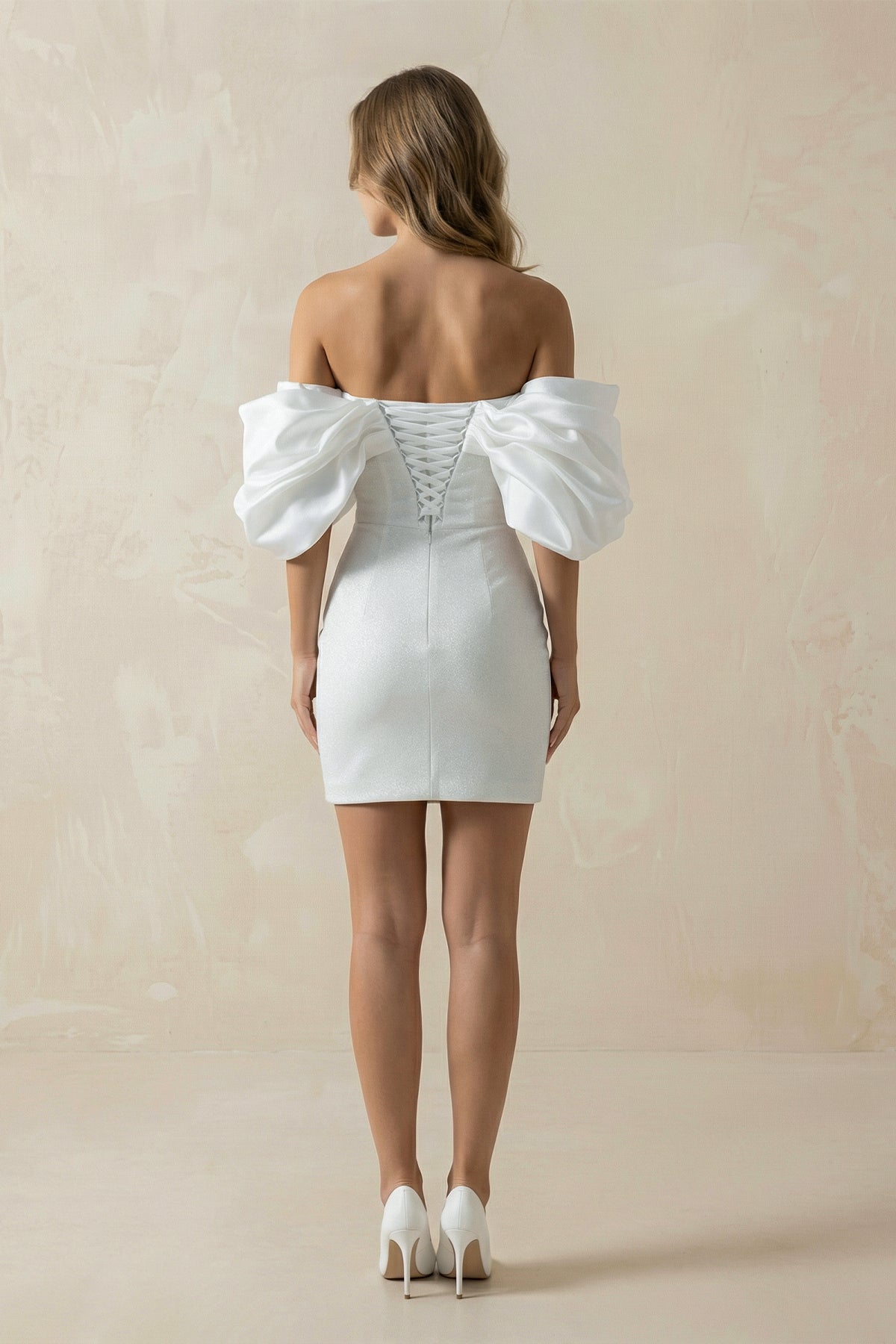 Robe de mariée ivoire courte coupe fourreau à épaules dénudées - Harana