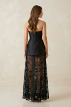 Robe de mariée noire satinée coupe fourreau bustier - Harana
