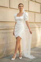 Robe de mariée blanche satinée coupe fourreau à manches courtes - Harana