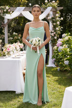 Robe demoiselle d’honneur pale pistachio longue à fines bretelles sans manches avec fente - Harana