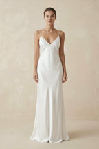 Robe de mariée blanche fourreau satinée à fines bretelles col V dos nu - Harana