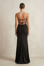 Robe de mariée noire satinée coupe fourreau bustier effet drapé avec fente - Harana