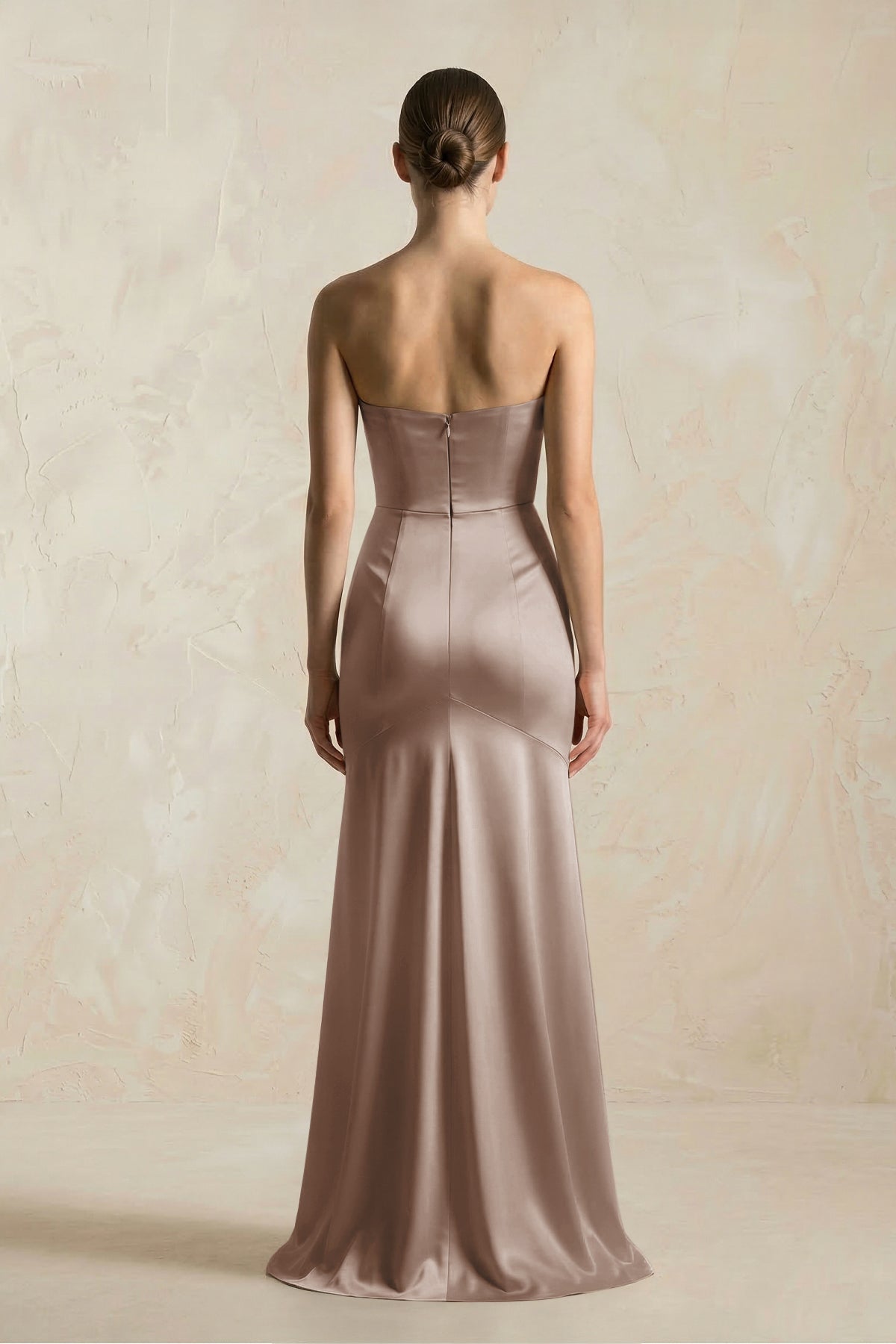 Robe demoiselle d’honneur almond longue sans manches avec fente à corset - Harana