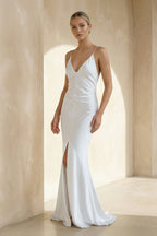 Robe de mariée blanche fourreau satinée col V dos nu sans manches - Harana