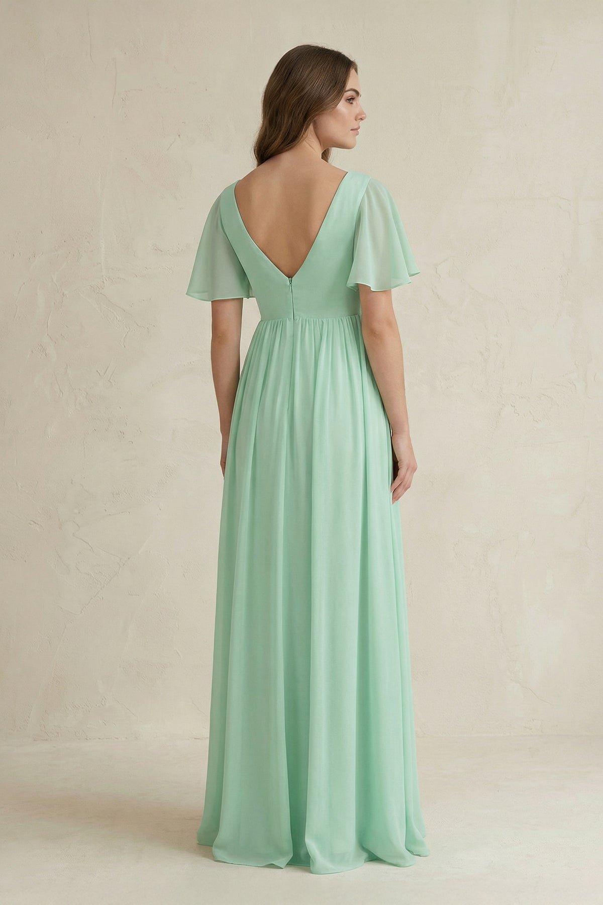 Robe demoiselle d’honneur pale pistachio longue col V manches courtes avec fente - Harana