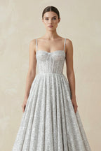 Robe de mariée argentée trapèze en tulle à fines bretelles sans manches - Harana