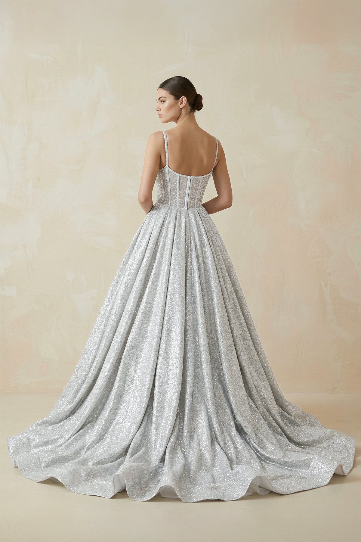 Robe de mariée argentée trapèze en tulle à fines bretelles sans manches - Harana