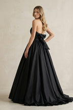Robe de mariée noir courte sans manches froncée avec nœud - Harana