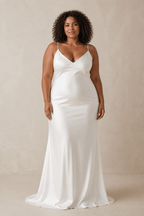 Robe de mariée blanche fourreau satinée à fines bretelles col V dos nu - Harana