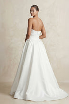 Robe de mariée blanc courte sans manches froncée satinée - Harana