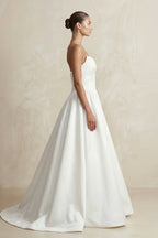Robe de mariée blanc courte sans manches froncée satinée - Harana
