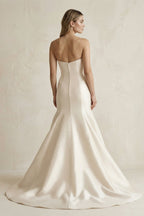 Robe de mariée ivoire en satin coupe sirène bustier - Harana