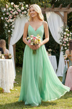 Robe demoiselle d’honneur pale pistachio longue à fines bretelles sans manches plissée - Harana