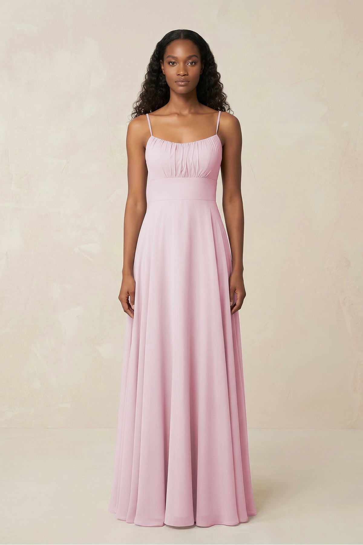 Robe demoiselle d’honneur candy pink longue à fines bretelles sans manches froncée - Harana