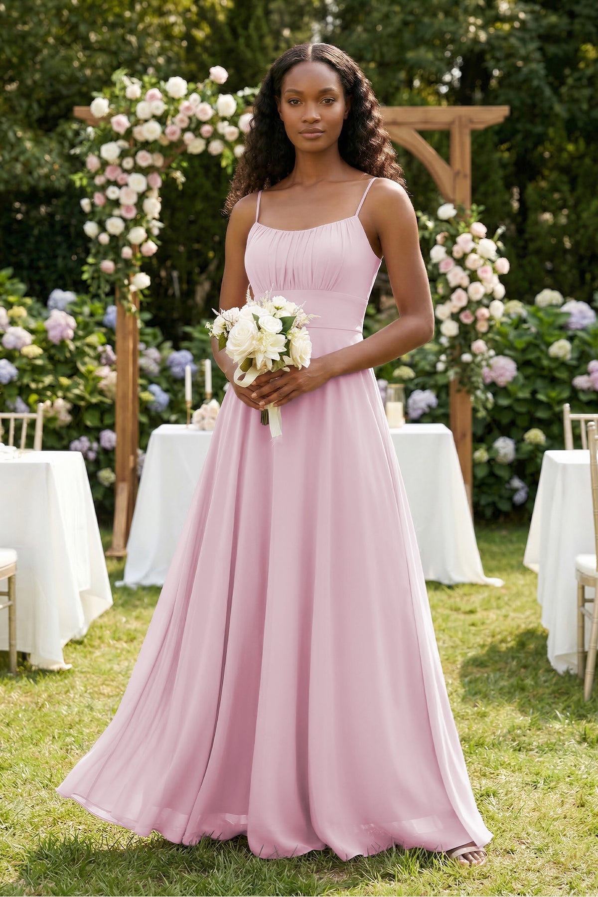 Robe demoiselle d’honneur candy pink longue à fines bretelles sans manches froncée - Harana