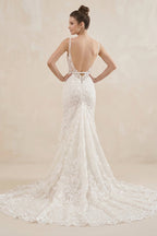 Robe de mariée ivoire coupe sirène à fines bretelles ornée d’appliqués - Harana