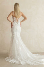 Robe de mariée blanche en dentelle coupe sirène à fines bretelles avec corset - Harana