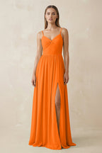 Robe longue orange en mousseline coupe trapèze plissée à fines bretelles - Harana
