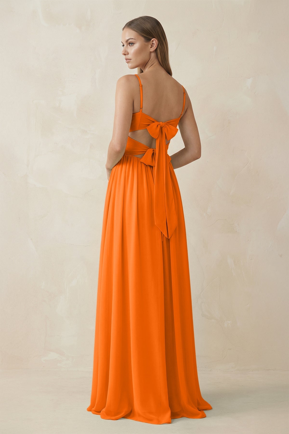 Robe longue orange en mousseline coupe trapèze plissée à fines bretelles - Harana