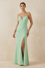 Robe demoiselle d’honneur pale pistachio longue à fines bretelles sans manches avec fente - Harana
