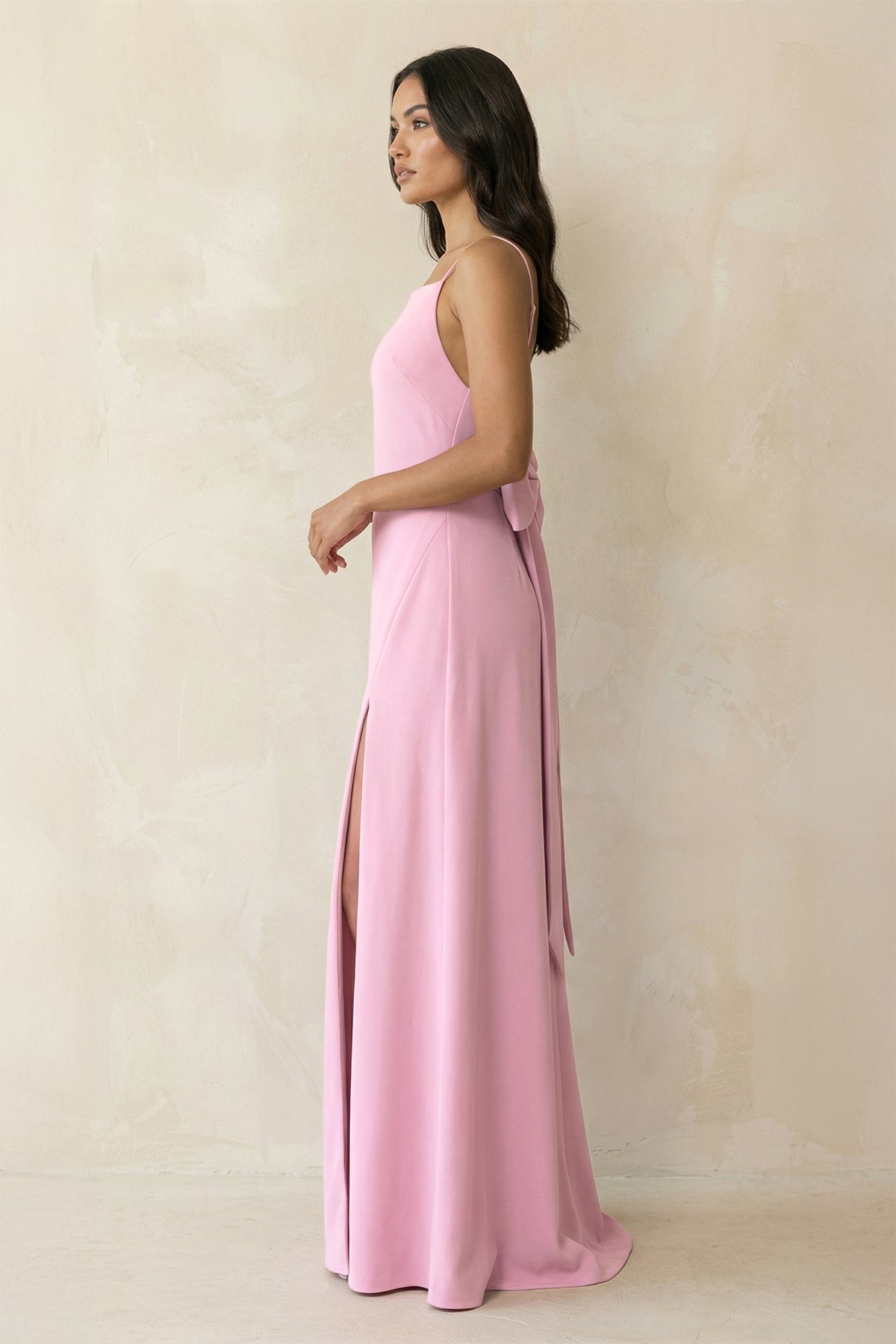 Robe demoiselle d’honneur rose longue à fines bretelles sans manches avec nœud - Harana
