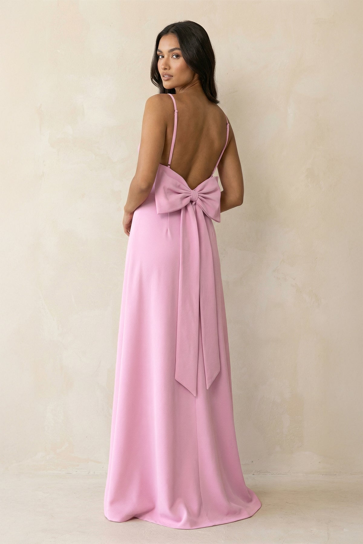 Robe demoiselle d’honneur rose longue à fines bretelles sans manches avec nœud - Harana