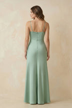 Robe demoiselle d’honneur vert sauge longue à fines bretelles sans manches avec fente - Harana