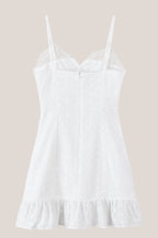 Robe blanche courte coupe trapèze à fines bretelles avec nœud - Harana