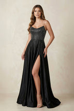 Robe de mariée noire trapèze en satin à fines bretelles sans manches - Harana