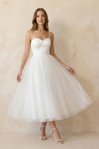 Robe de mariée blanche midi trapèze dentelle à fines bretelles décolleté cœur - Harana