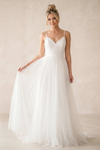 Robe de mariée blanche trapèze tulle à fines bretelles dos nu sans manches - Harana