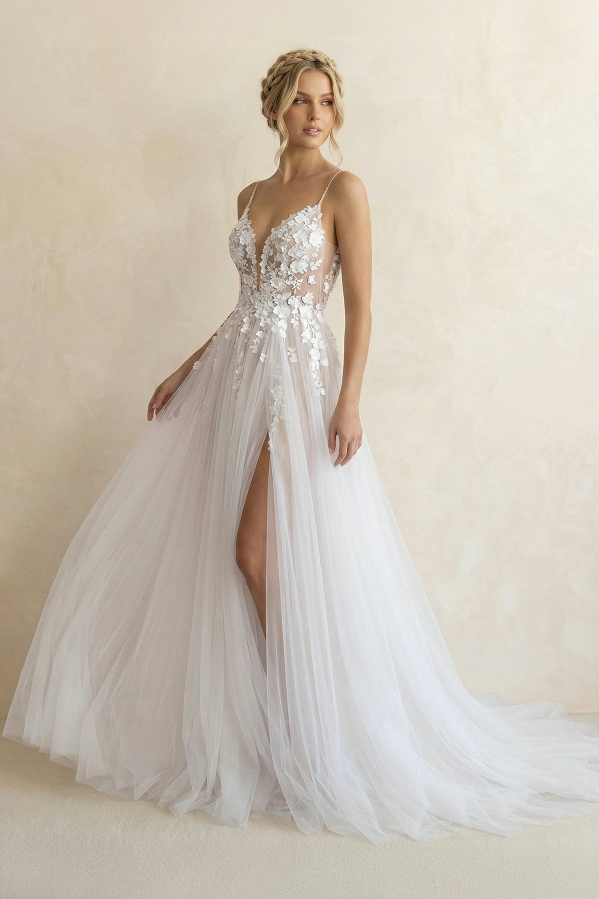 Robe de mariée blanche et nude trapèze en dentelle à col V - Harana