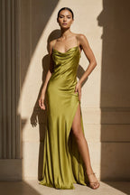 Robe longue satinée dos nu avec fente vert olive - Harana