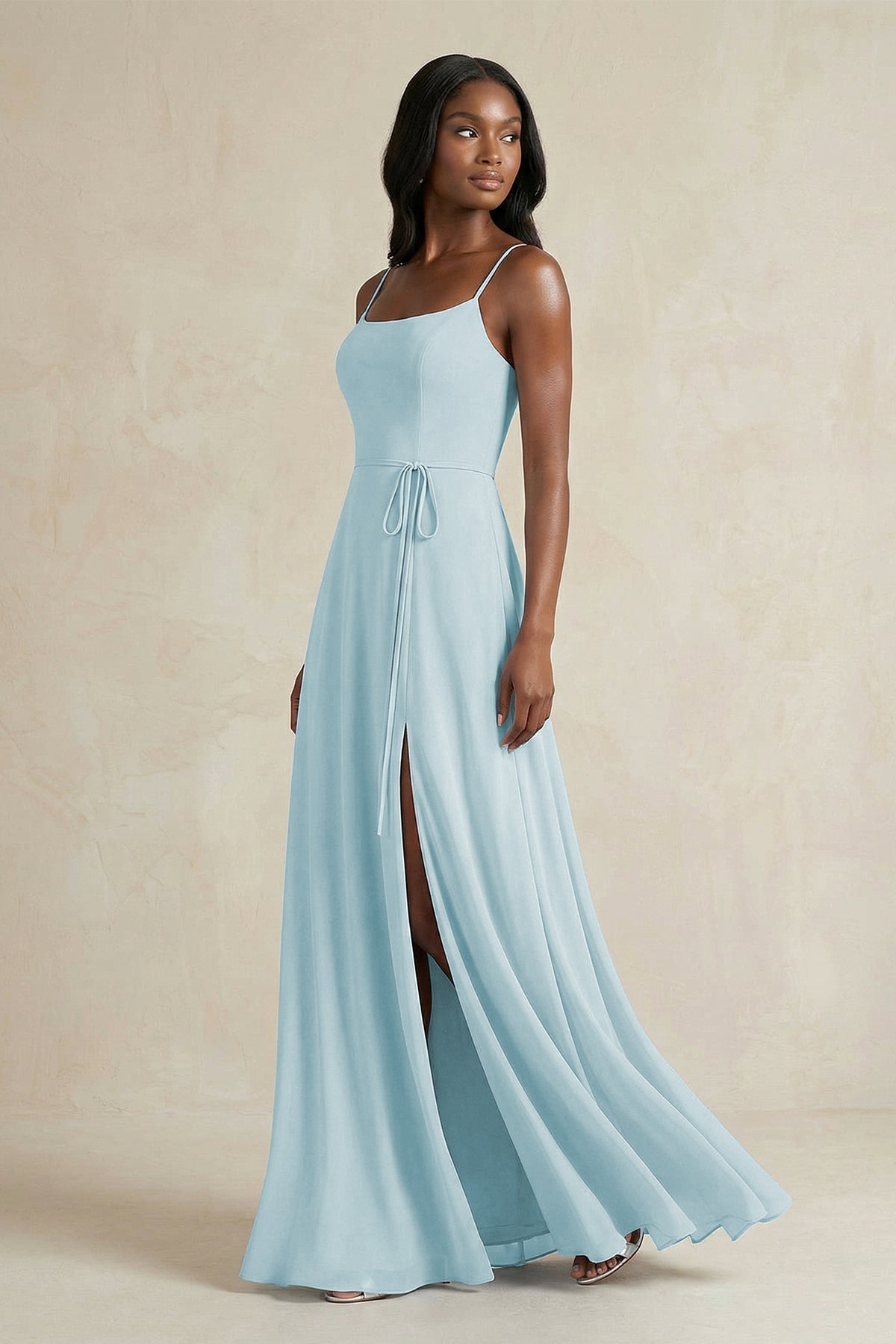 Robe demoiselle d’honneur bleu ciel longue à fines bretelles sans manches avec fente - Harana