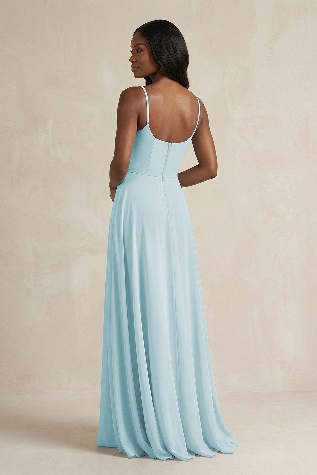 Robe demoiselle d’honneur bleu ciel longue à fines bretelles sans manches avec fente - Harana