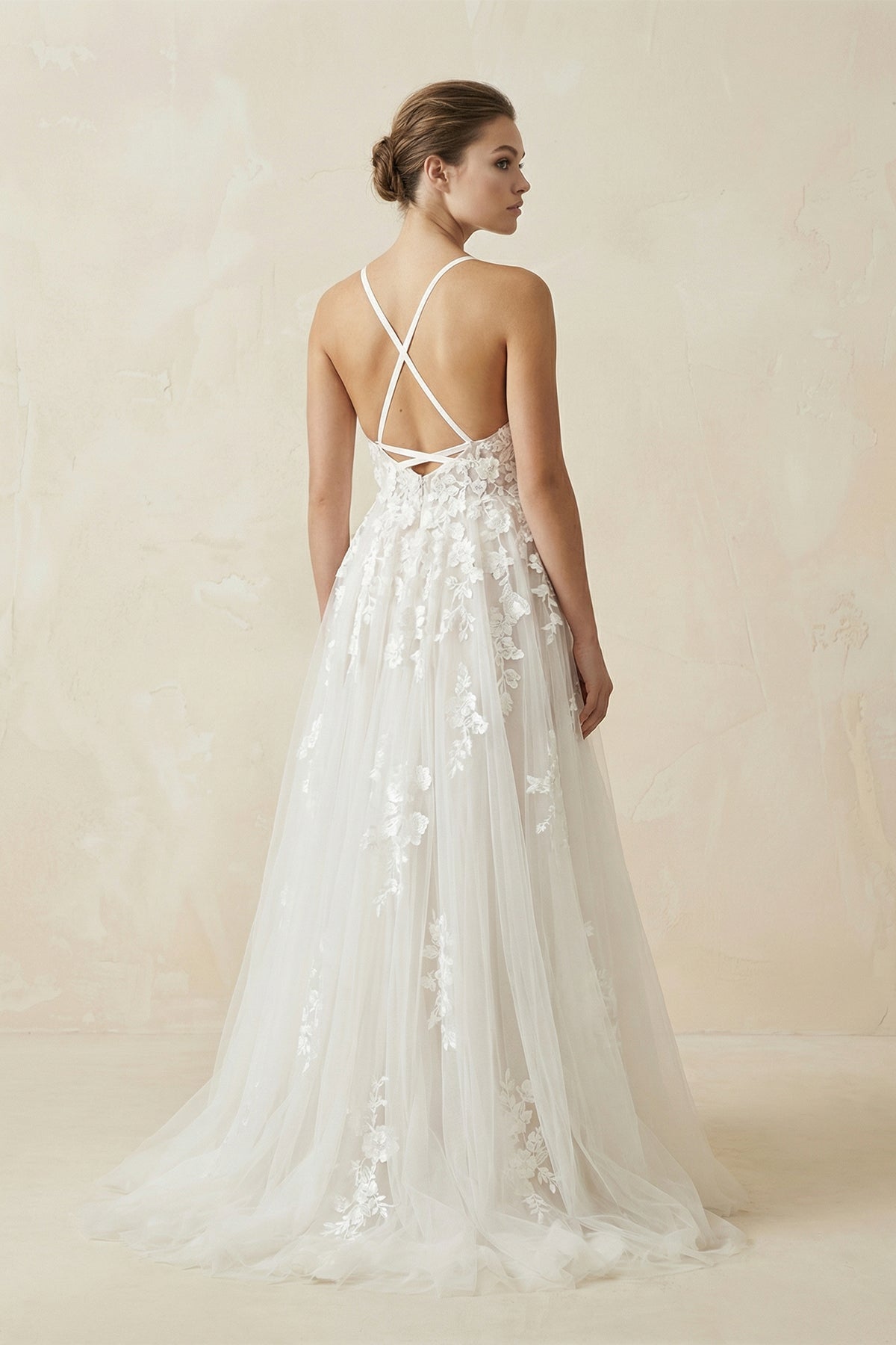 Robe de mariée ivoire trapèze dentelle à fines bretelles sans manches - Harana