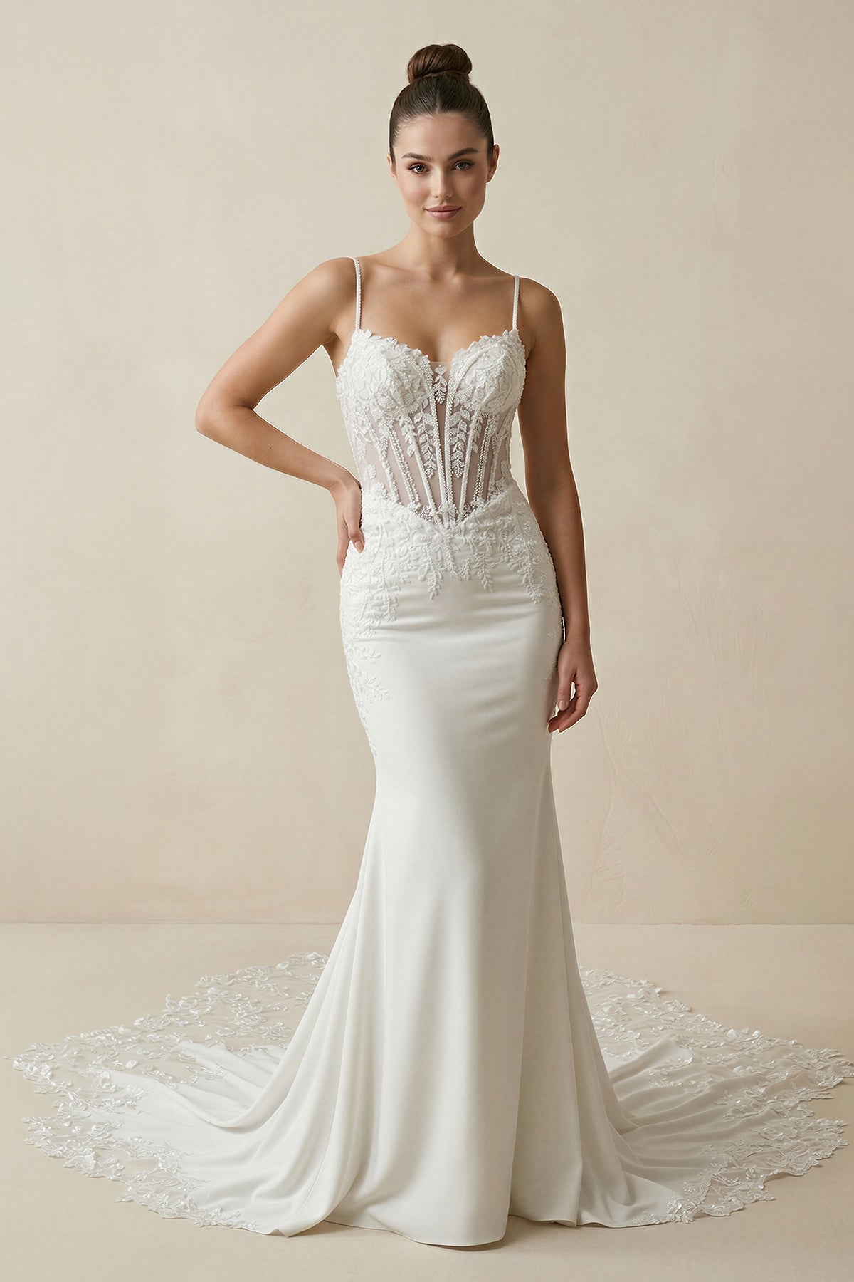 Robe de mariée blanche satinée coupe sirène à fines bretelles ornée d’appliqués - Harana