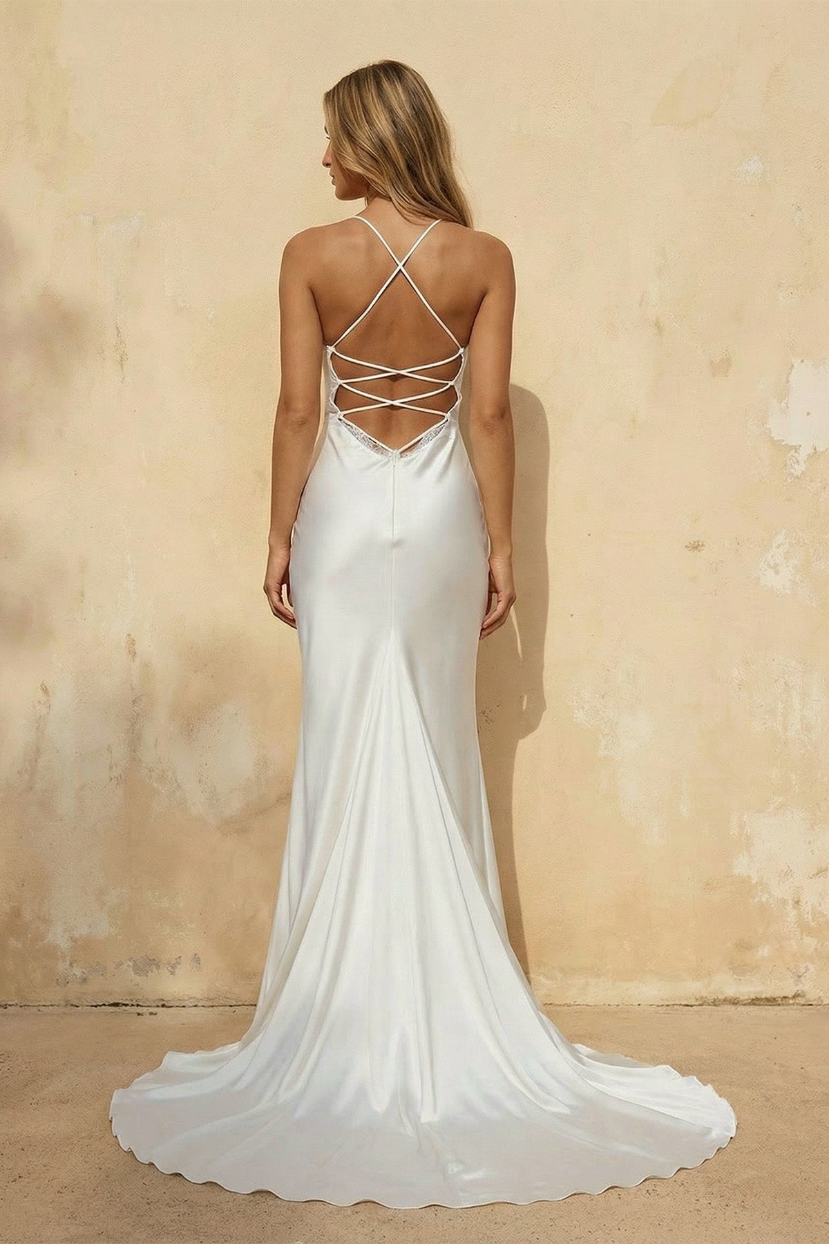 Robe de mariée blanche sirène satinée à fines bretelles - Harana