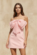 Robe courte rose à fines bretelles avec nœud - Harana