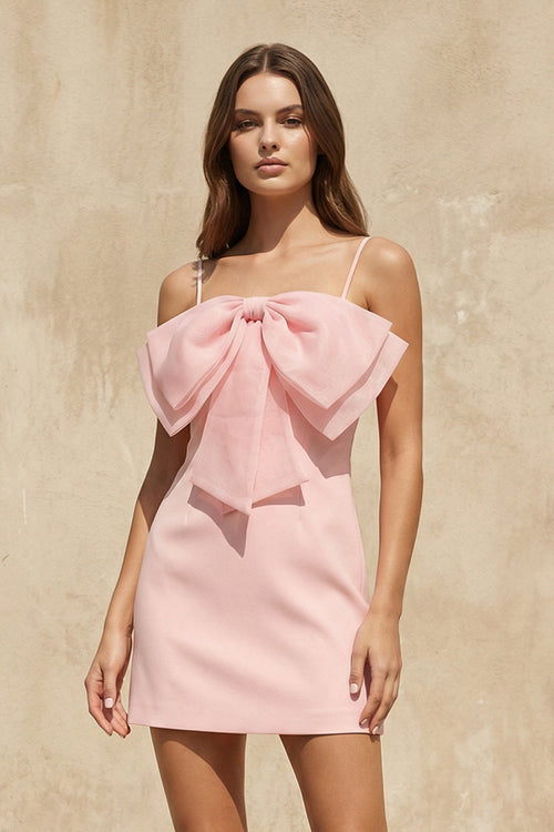 Robe courte rose à fines bretelles avec nœud - Harana