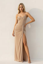 Robe longue champagne à fines bretelles avec fente effet drapé - Harana