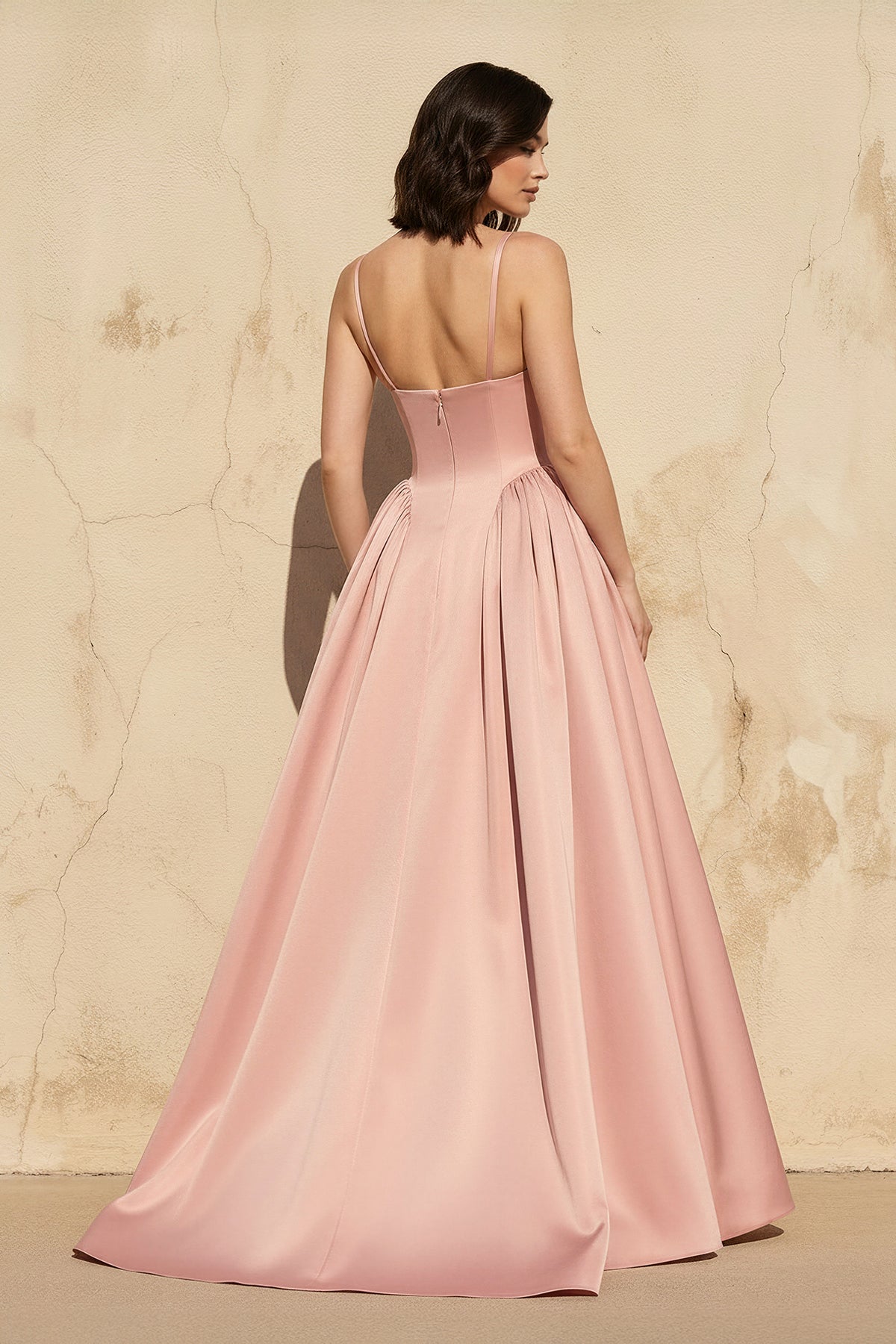Robe longue rose petal satinée à fines bretelles - Harana