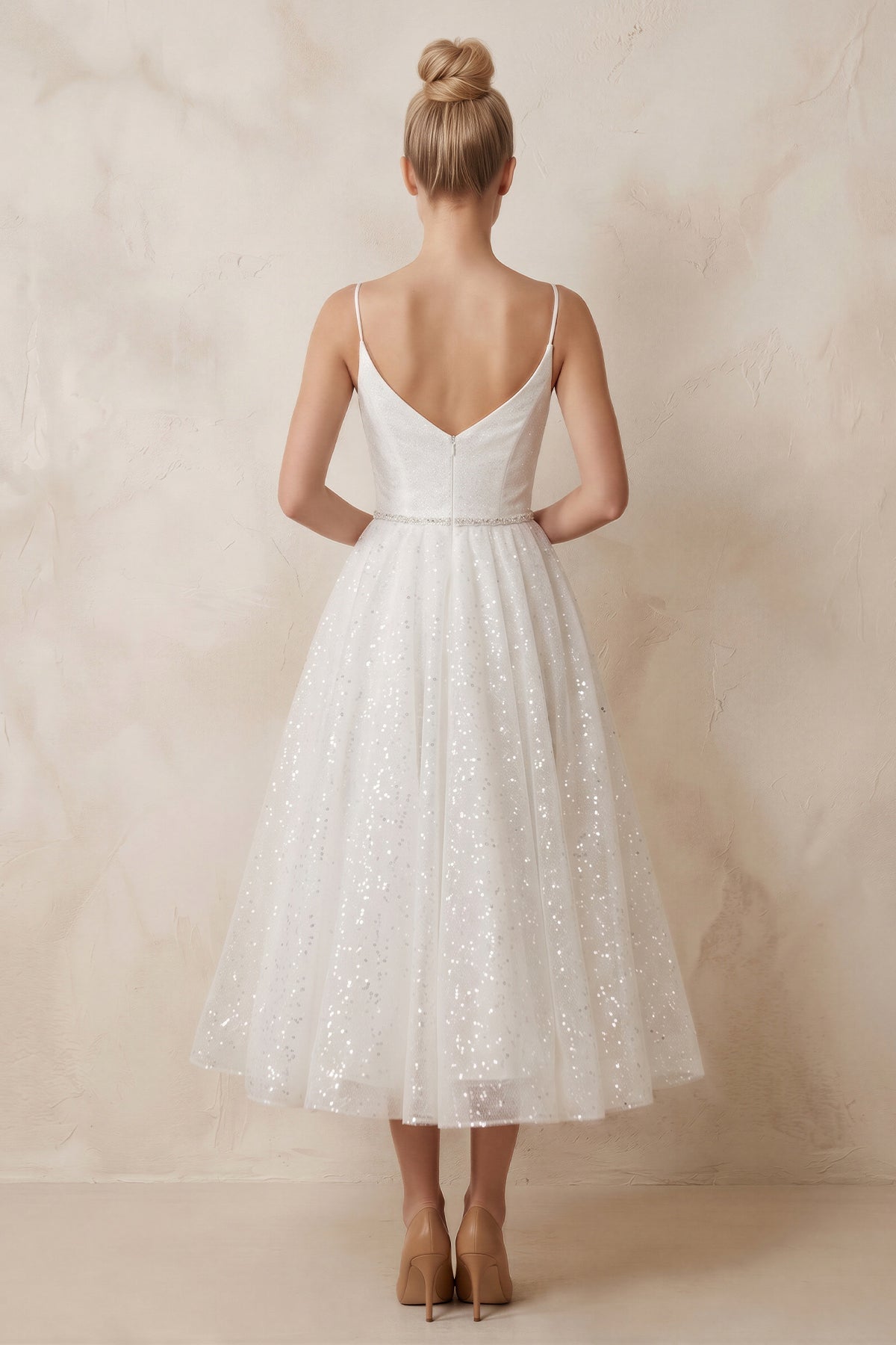 Robe de mariée blanche trapèze pailletée à fines bretelles sans manches - Harana