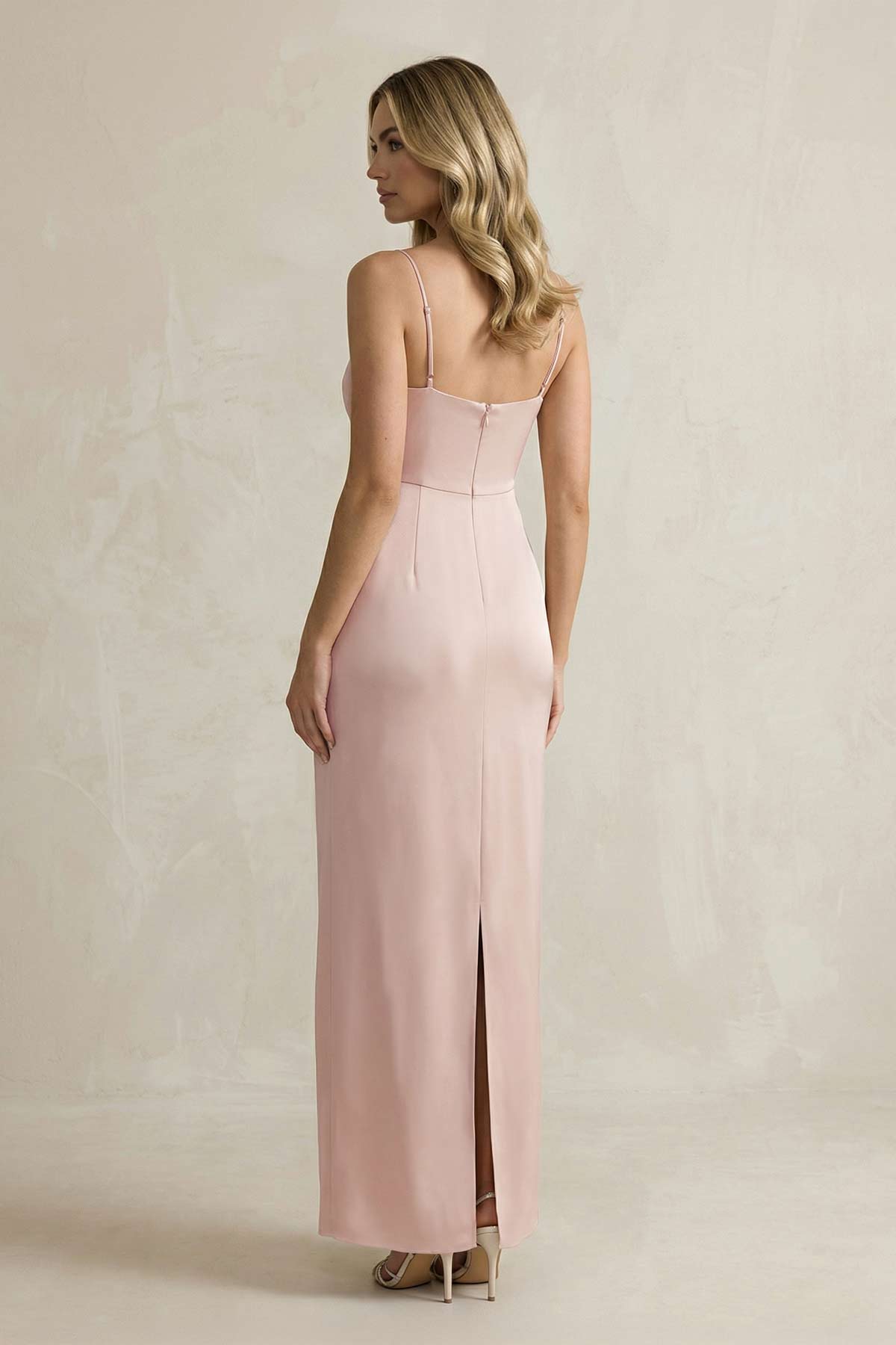 Robe demoiselle d’honneur english rose longue à fines bretelles sans manches satinée - Harana