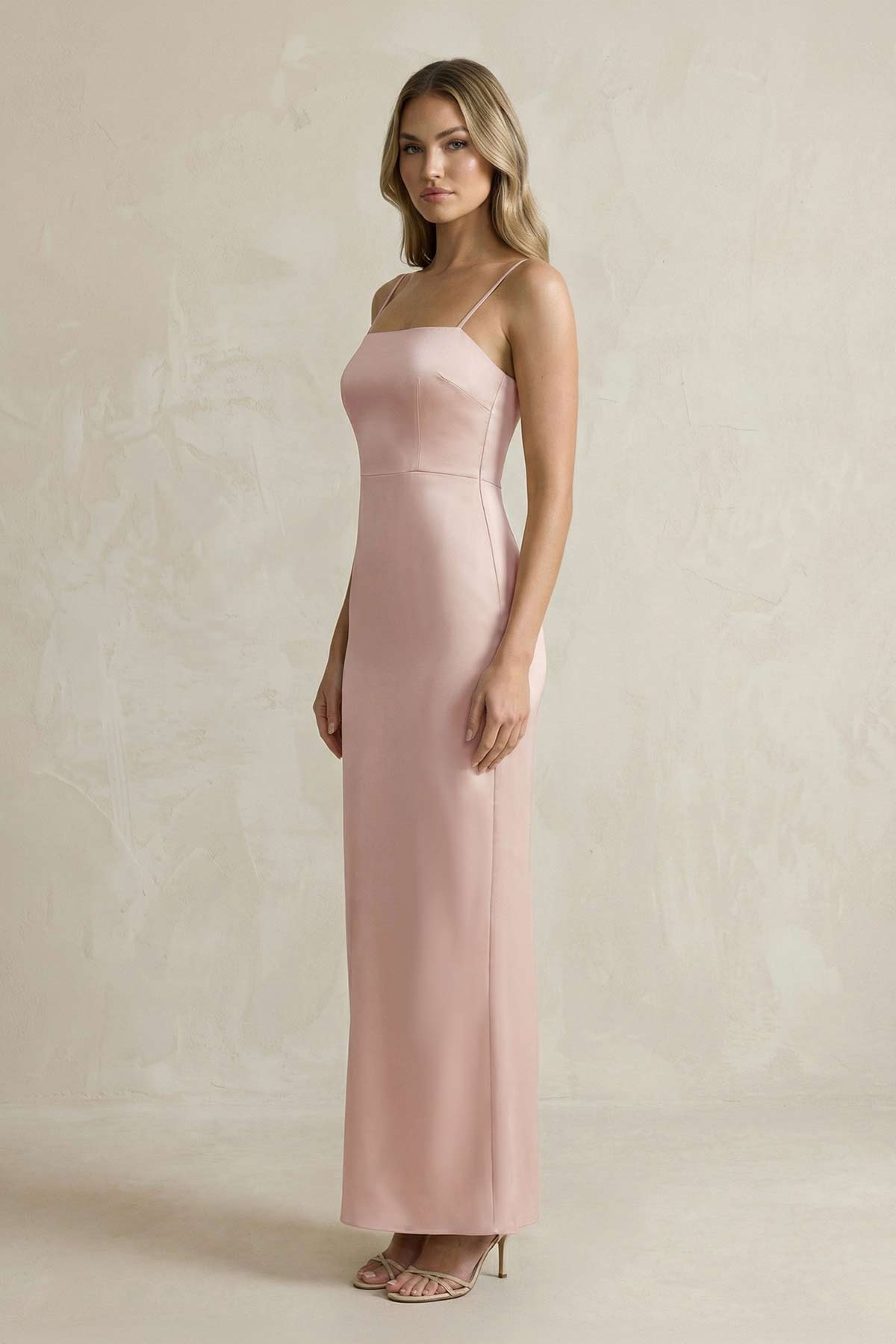 Robe demoiselle d’honneur english rose longue à fines bretelles sans manches satinée - Harana