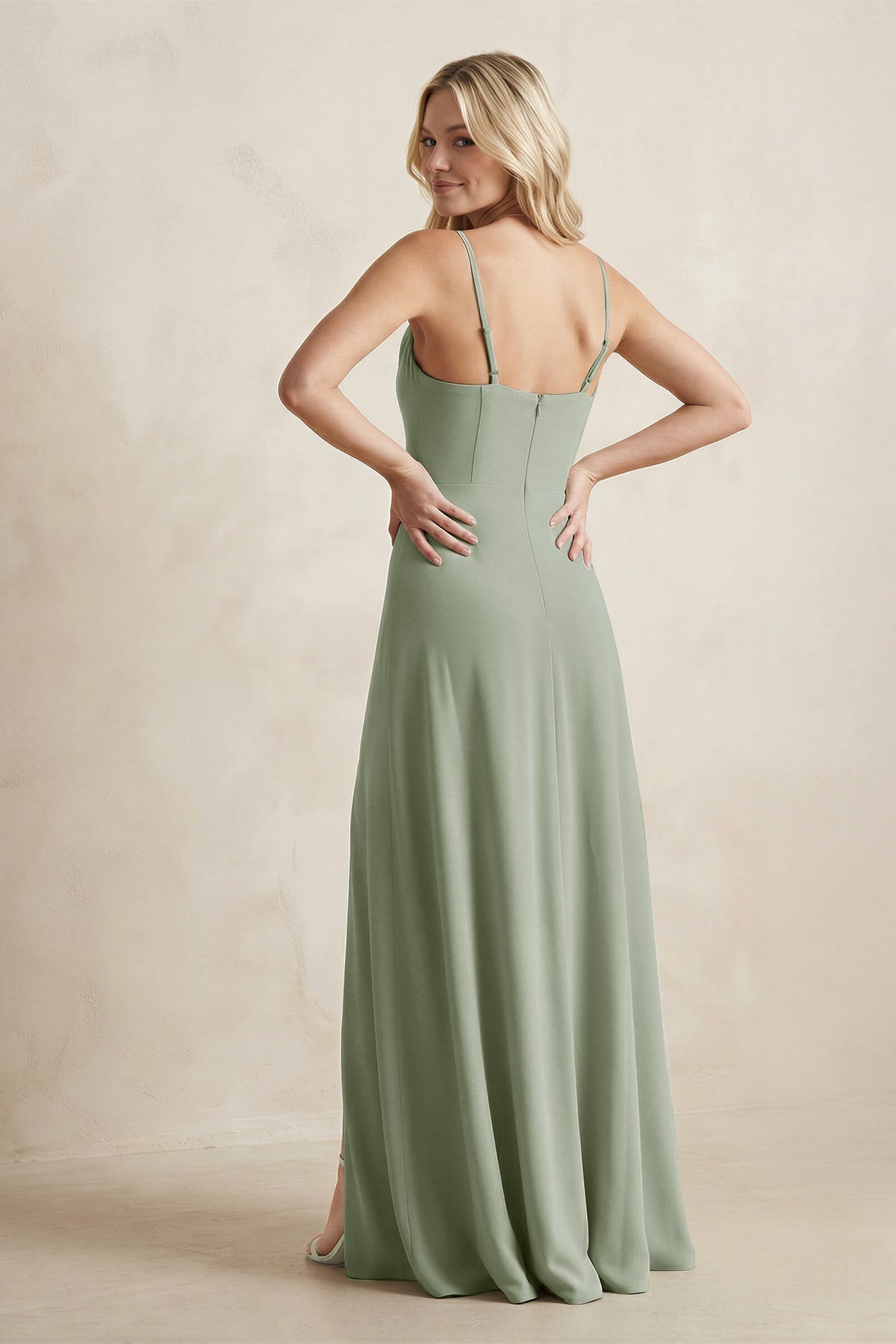 Robe demoiselle d’honneur dove gray longue à fines bretelles sans manches avec fente - Harana