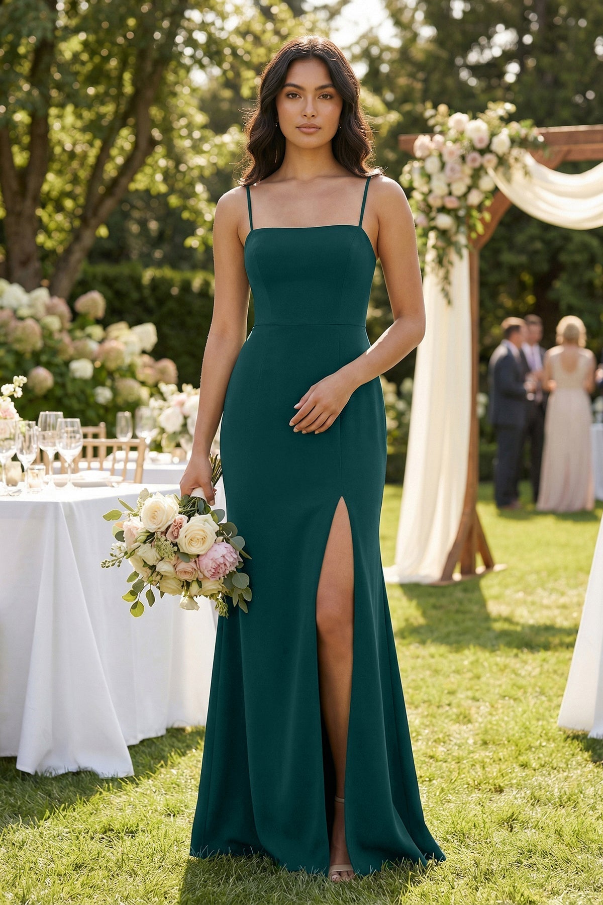 Robe demoiselle d’honneur pine longue à fines bretelles sans manches avec fente - Harana