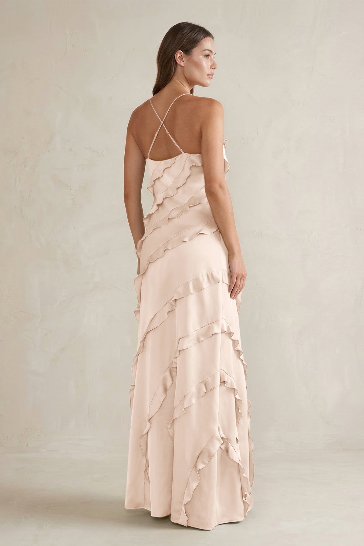 Robe demoiselle d’honneur buttercream longue à fines bretelles sans manches à volants - Harana