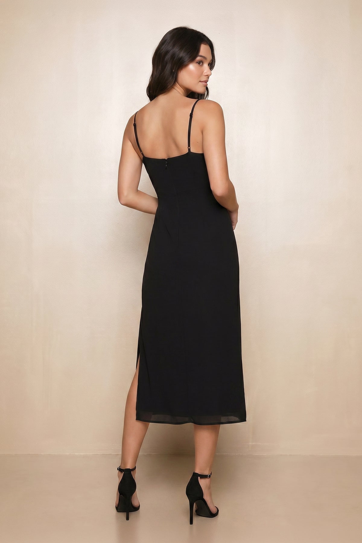 Robe noire midi en mousseline coupe fourreau à encolure carrée avec fente - Harana