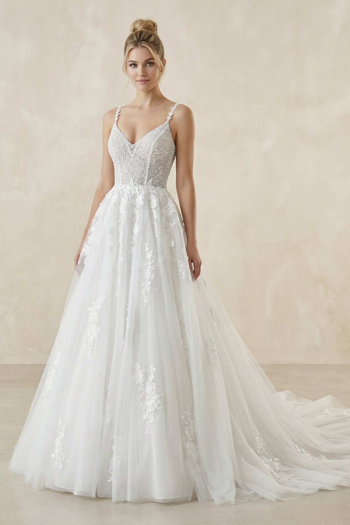 Robe de mariée blanche trapèze en tulle à fines bretelles sans manches - Harana